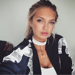 New Lili Claspe Crescent Horn Necklace